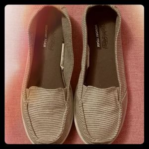 Size 9 shoes. Never worn